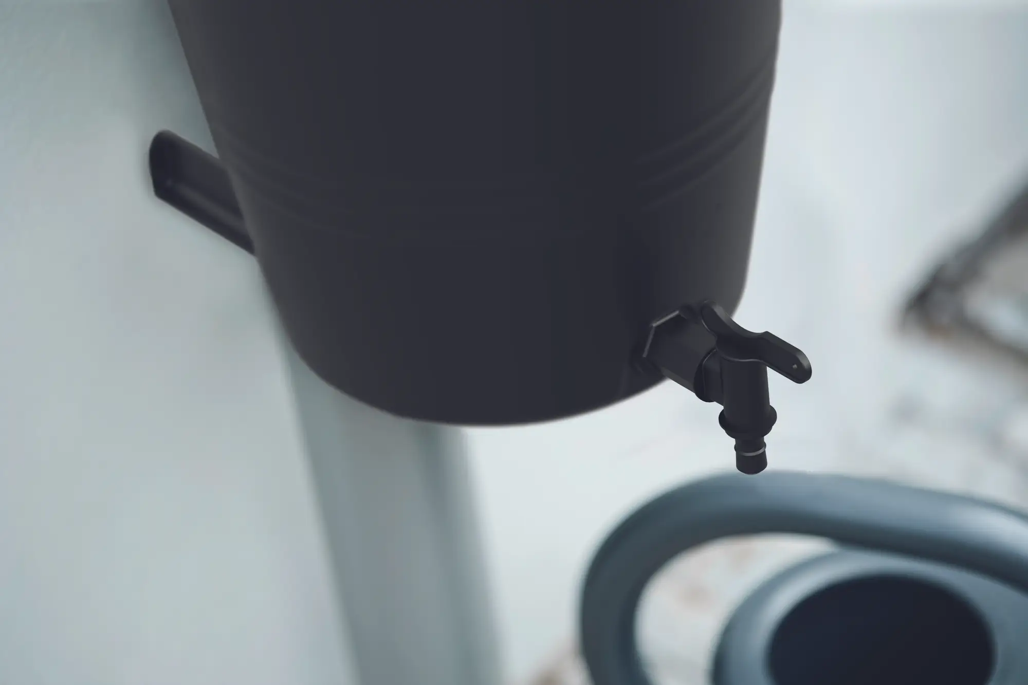 Elho Green Basics Rain Catcher 35Ltr (Black) - Image 5