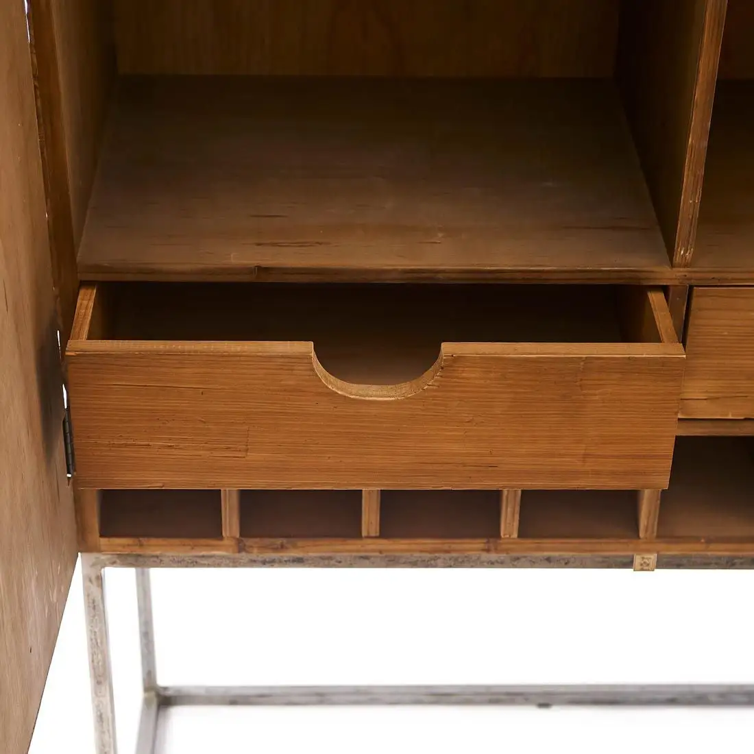 Tribeca Bar Cabinet - Image 4