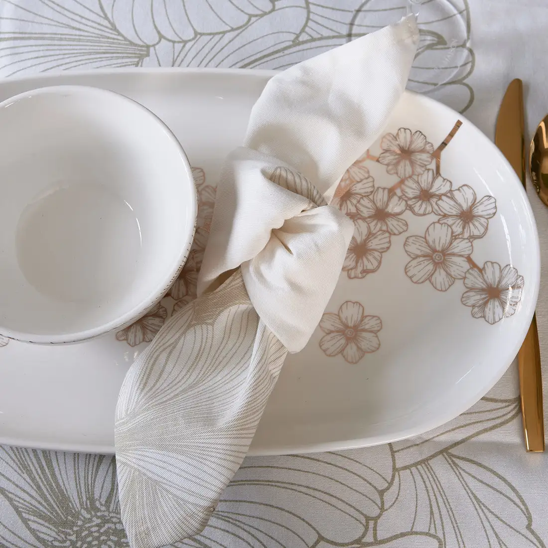 Merry Harriers Les Fleurs Porcelain Serving Plate