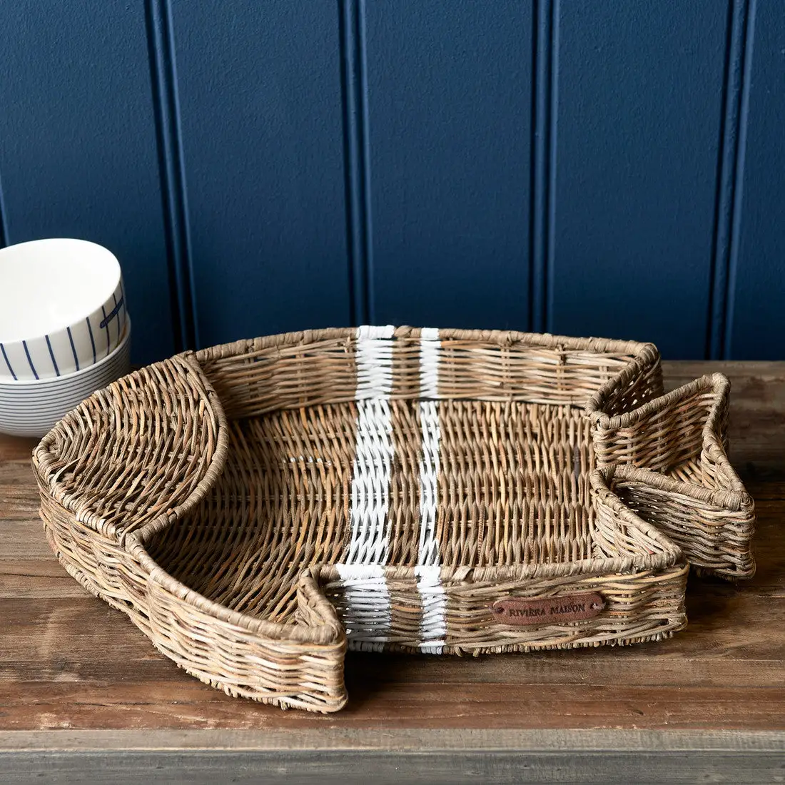 Riviera Maison Rustic Rattan Happy Fish Tray - Image 2