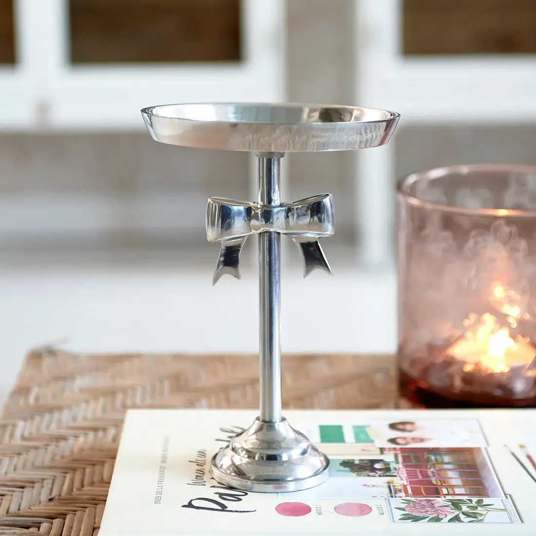 Merry Harriers Classic Bow Cake Stand S