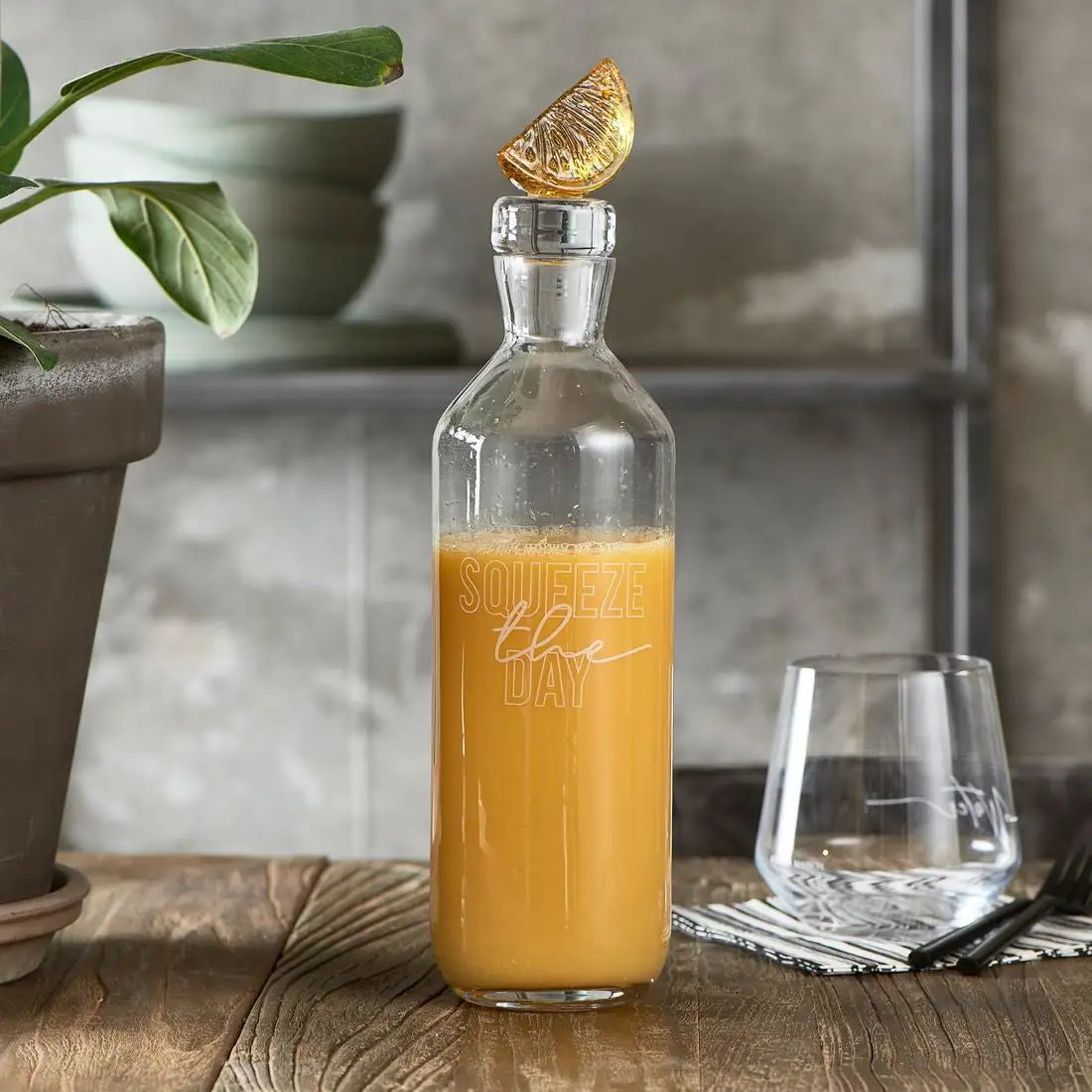 Riviera Maison Squeeze The Day Bottle