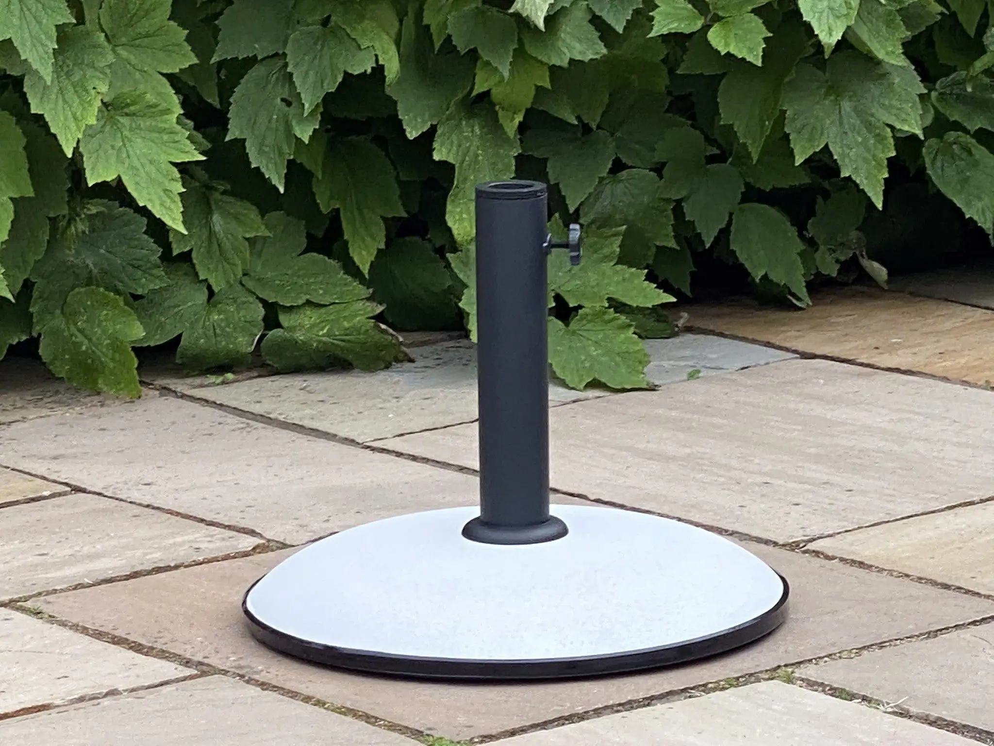 RW Parasol Base - Concrete 15kg (Cream)