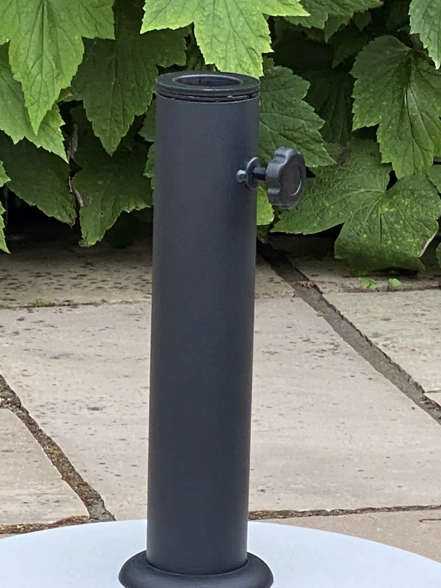 RW Parasol Base - Concrete 15kg (Cream) - Image 2