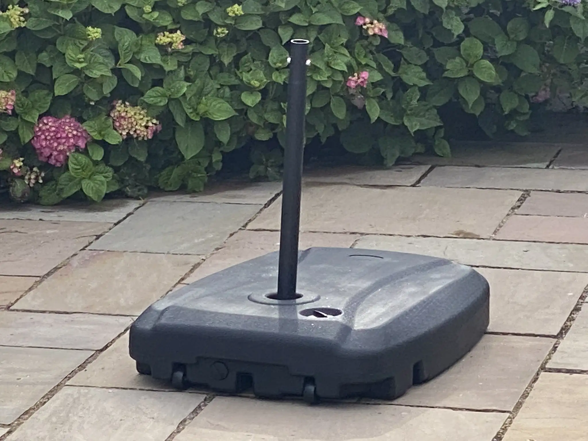 RW Water/Sand Filled Parasol Base (Black) - Image 2