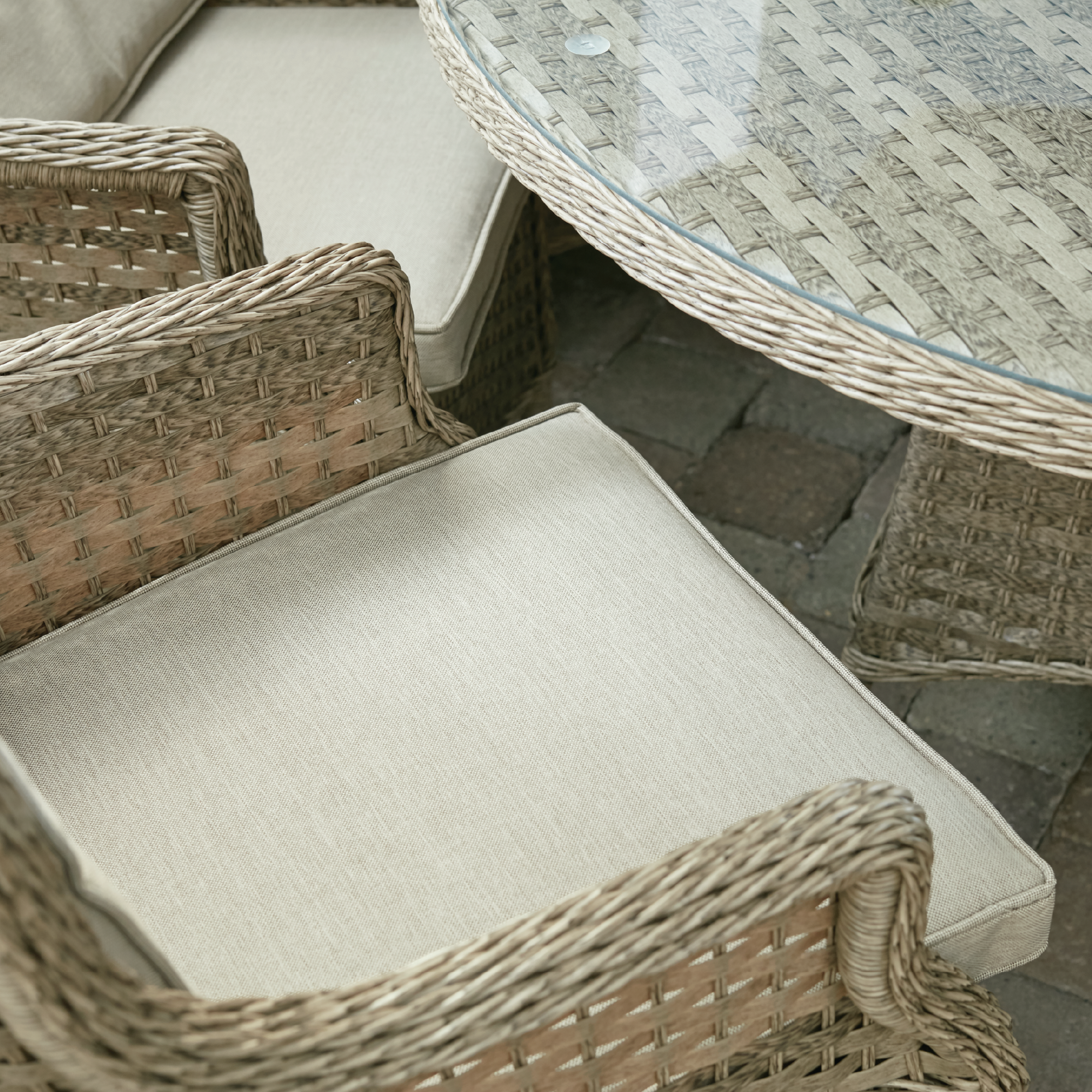 Hampton - 6 Seat Set With 135cm Round Table (Sand Colour Cushions) - Image 3